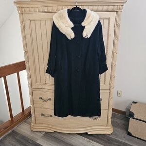 Black Coat with Faux Fur Collar, Vintage, 100% Cashmere